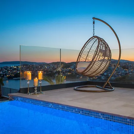 Villa Luxury White Pearl With Pool Trogir