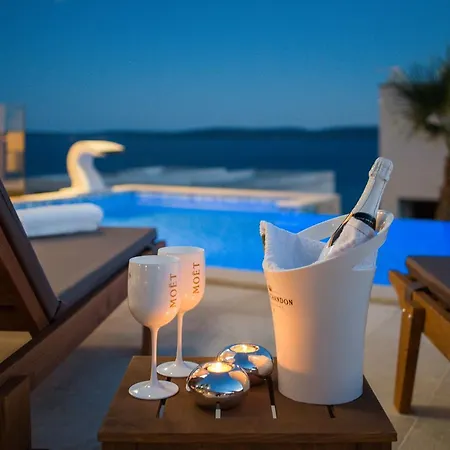 Villa Luxury White Pearl With Pool Trogir