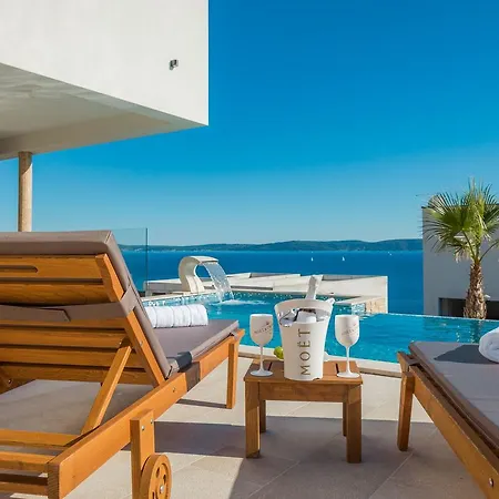 Luxury White Pearl With Pool *