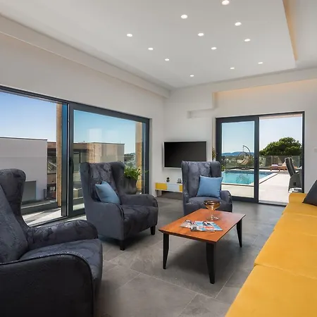 Luxury White Pearl With Pool Trogir