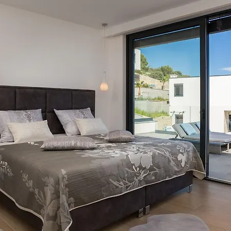 Luxury White Pearl With Pool * Trogir