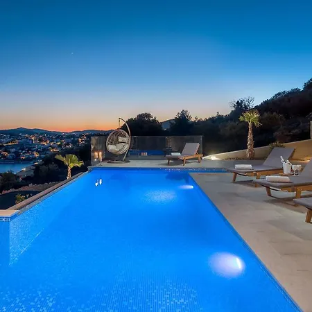 Luxury White Pearl With Pool
