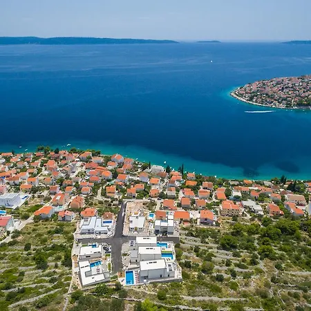 Villa Luxury White Pearl With Pool Trogir