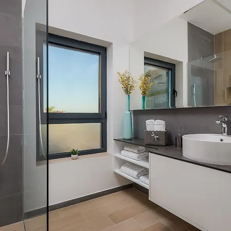 Luxury White Pearl With Pool Trogir